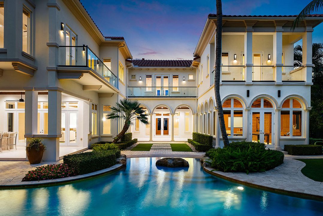 На продажу: $9,450,000 (6 спален, 7 ванн, 8190 Квадратных фут)