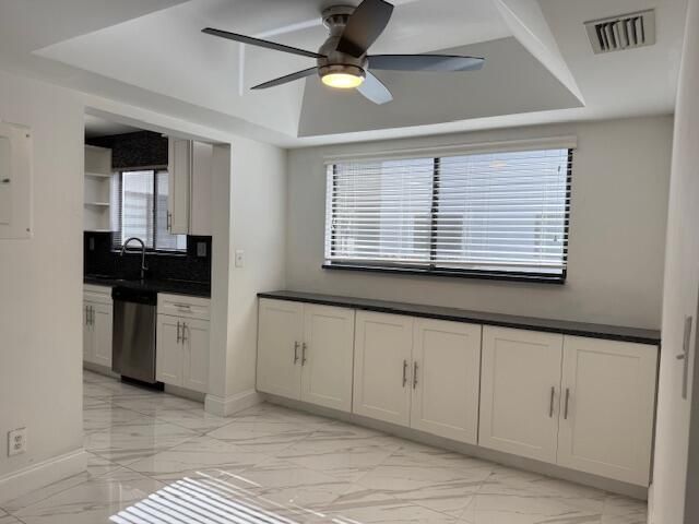 For Sale: $249,750 (2 beds, 2 baths, 1100 Square Feet)