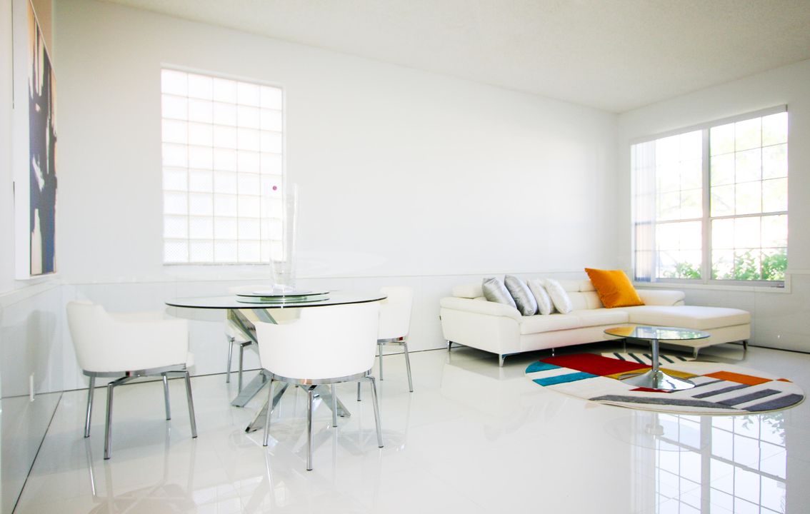 For Rent: $5,000 (3 beds, 2 baths, 1408 Square Feet)