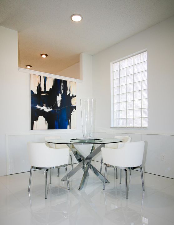 For Rent: $5,000 (3 beds, 2 baths, 1408 Square Feet)