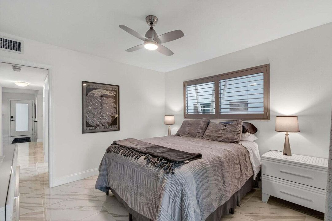 For Sale: $249,750 (2 beds, 2 baths, 1100 Square Feet)