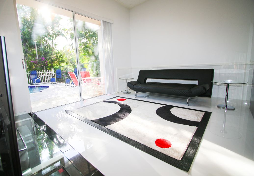 For Rent: $5,000 (3 beds, 2 baths, 1408 Square Feet)