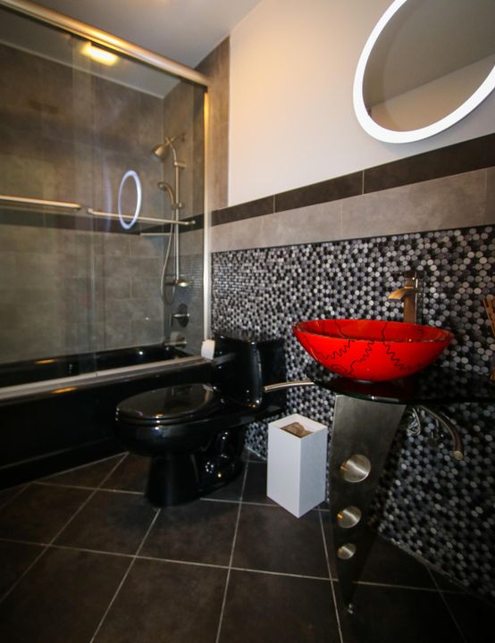 For Rent: $5,000 (3 beds, 2 baths, 1408 Square Feet)