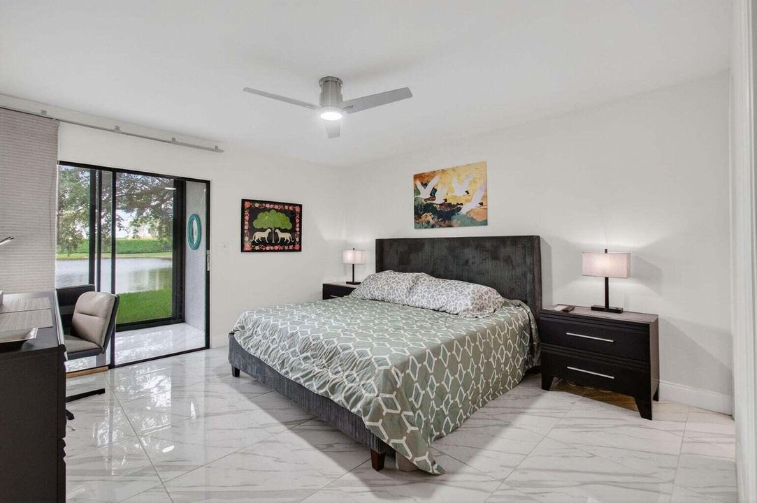 For Sale: $249,750 (2 beds, 2 baths, 1100 Square Feet)