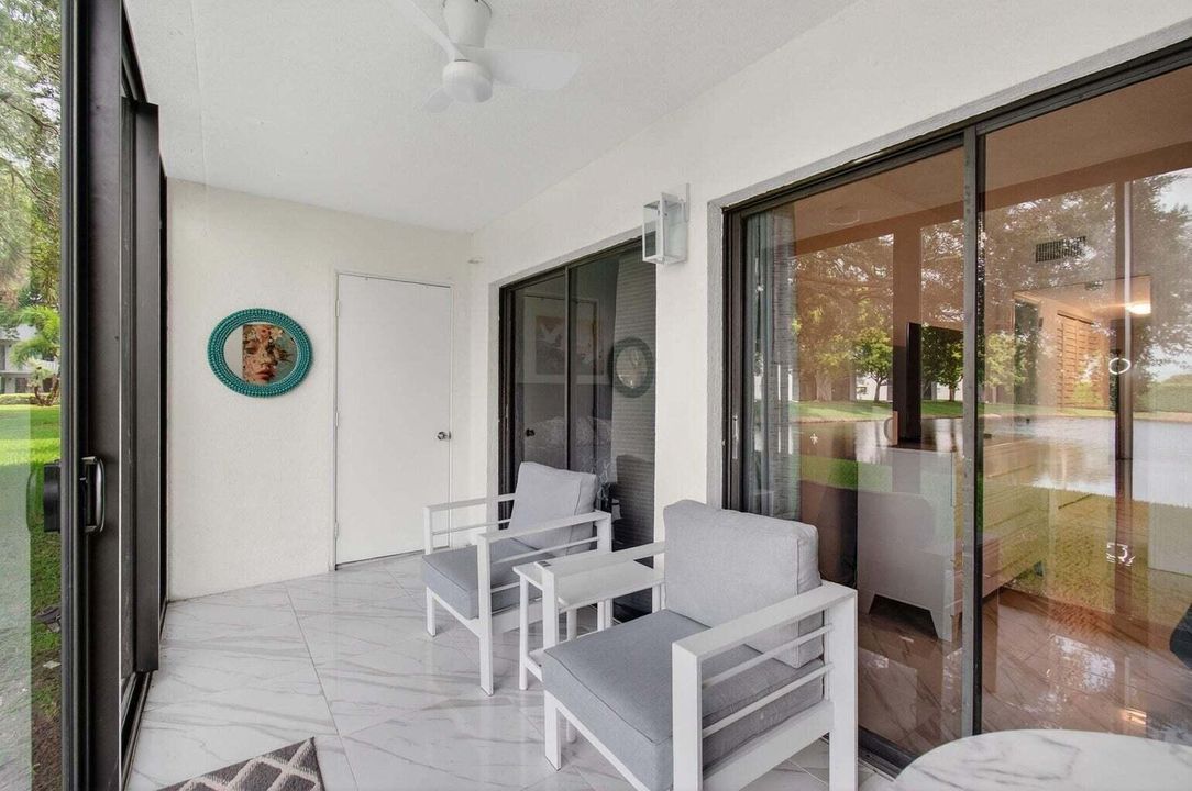 For Sale: $249,750 (2 beds, 2 baths, 1100 Square Feet)