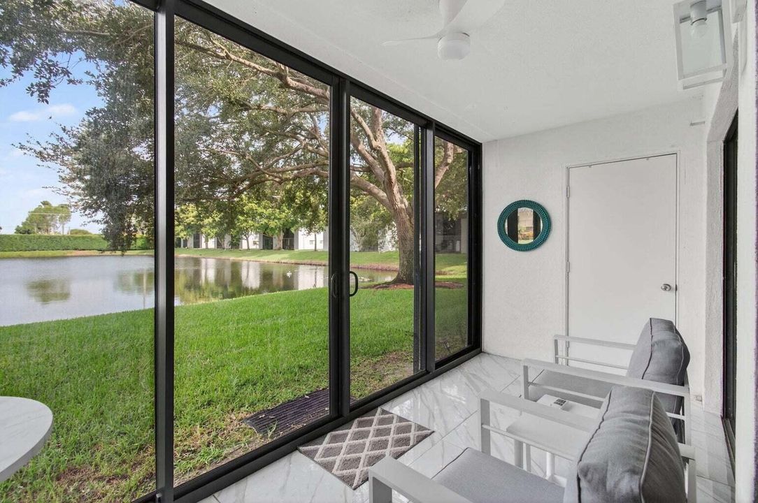 For Sale: $249,750 (2 beds, 2 baths, 1100 Square Feet)