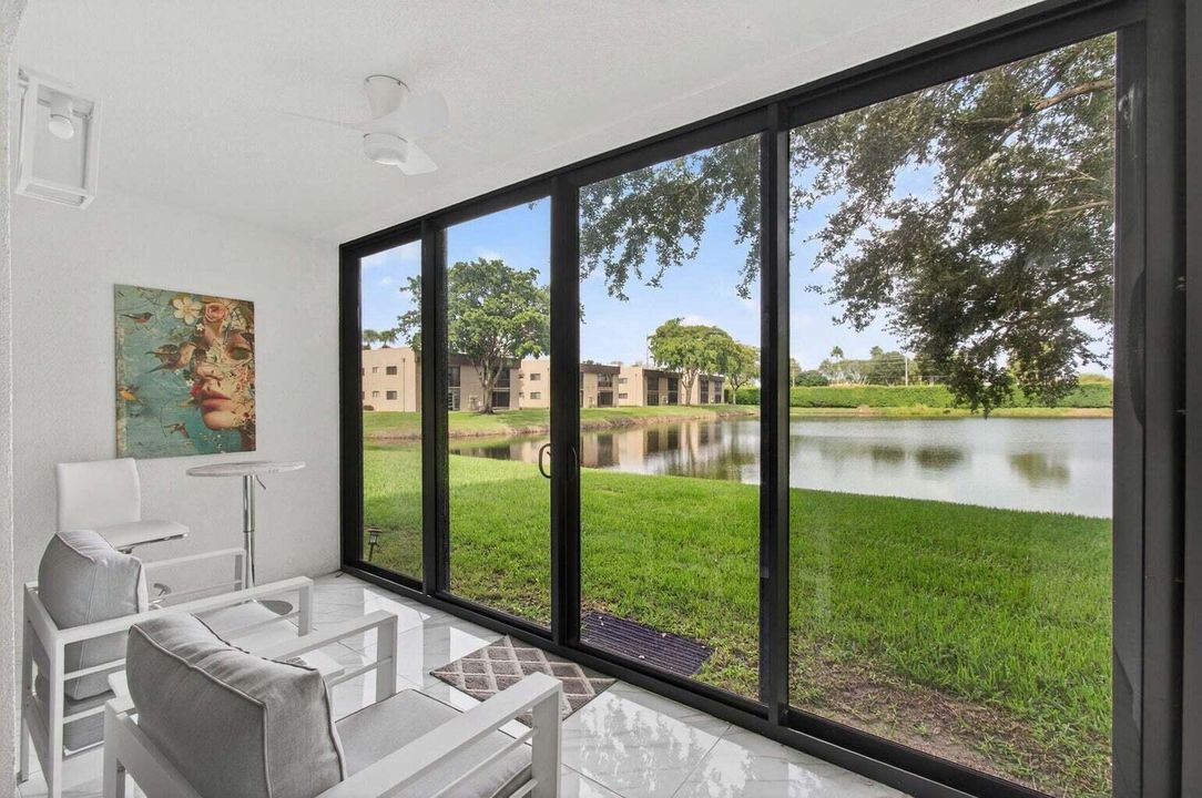 For Sale: $249,750 (2 beds, 2 baths, 1100 Square Feet)