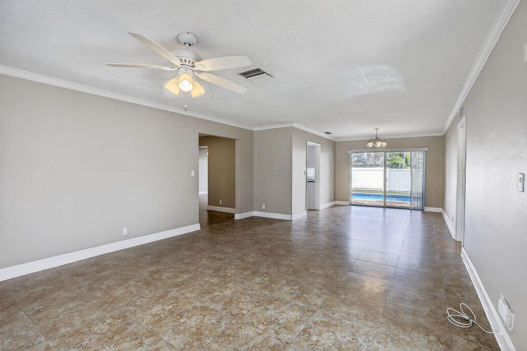 En Venta: $659,900 (3 camas, 2 baños, 1792 Pies cuadrados)