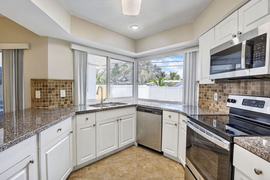 En Venta: $659,900 (3 camas, 2 baños, 1792 Pies cuadrados)