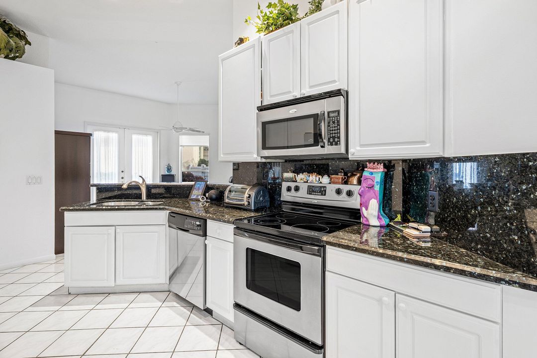 На продажу: $649,000 (3 спален, 2 ванн, 2072 Квадратных фут)