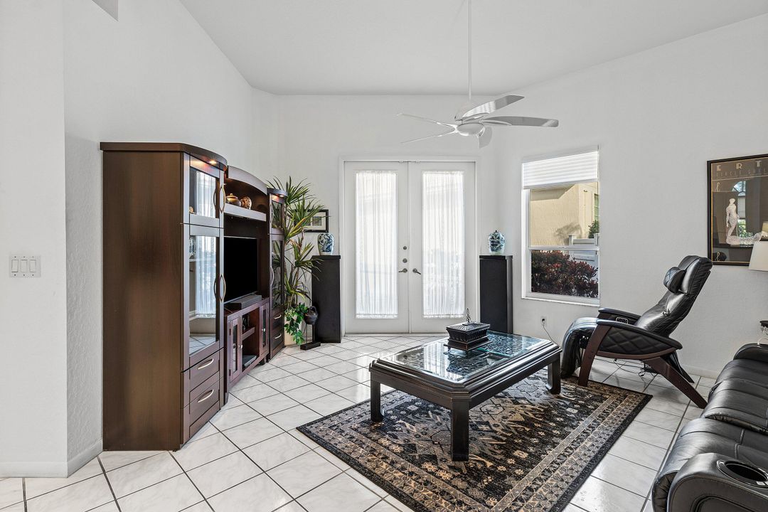 На продажу: $649,000 (3 спален, 2 ванн, 2072 Квадратных фут)