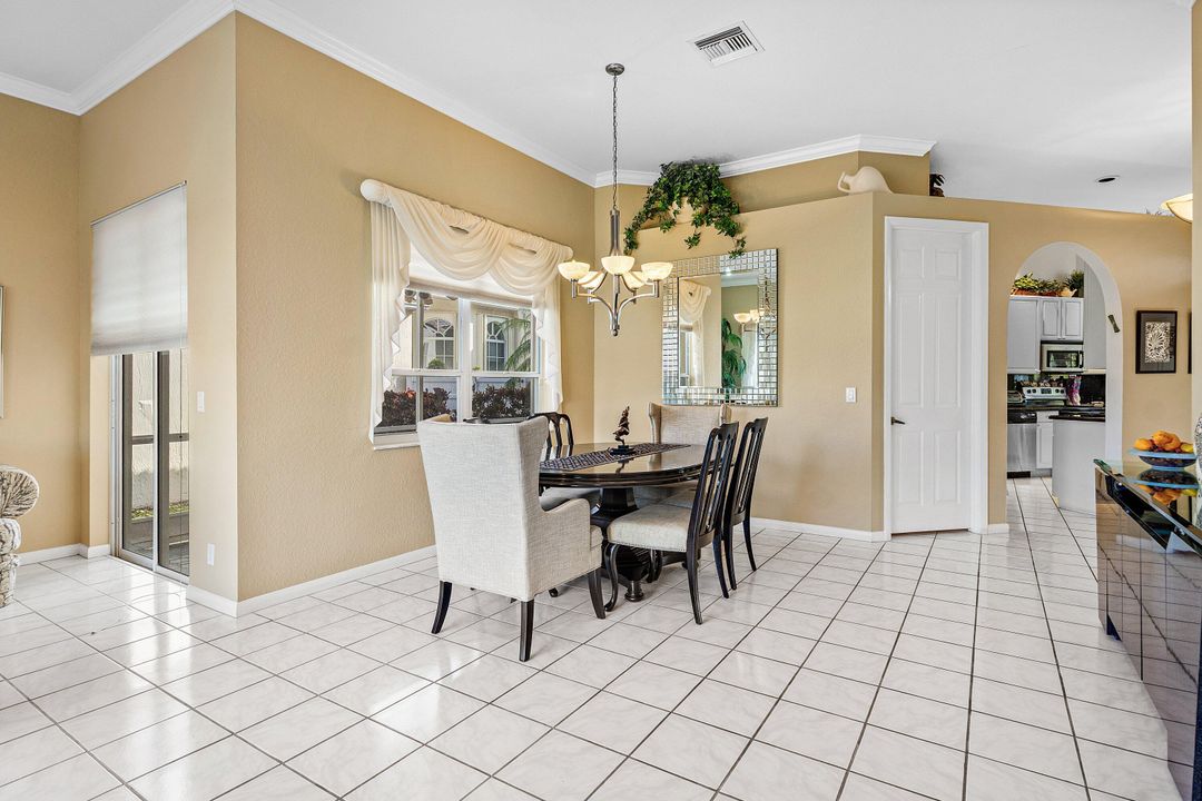 На продажу: $649,000 (3 спален, 2 ванн, 2072 Квадратных фут)