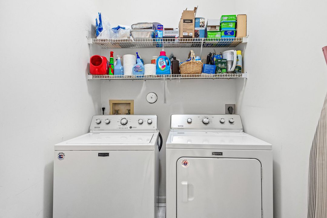 На продажу: $649,000 (3 спален, 2 ванн, 2072 Квадратных фут)