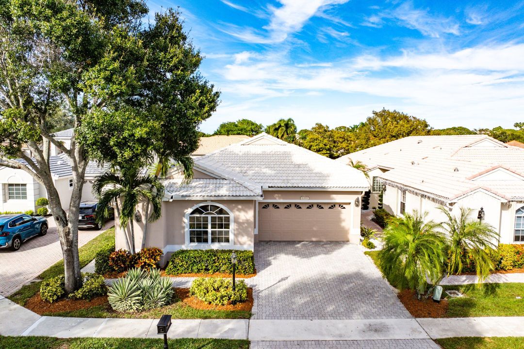 На продажу: $649,000 (3 спален, 2 ванн, 2072 Квадратных фут)