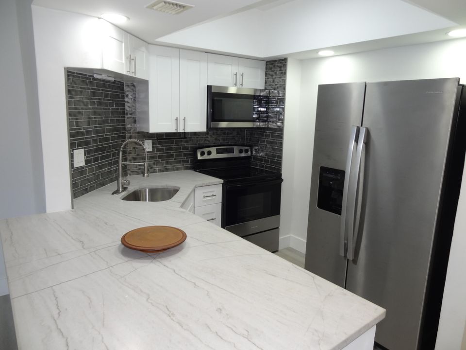 В аренду: $1,899 (1 спален, 1 ванн, 594 Квадратных фут)