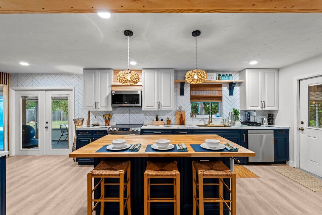 En Venta: $785,000 (3 camas, 3 baños, 1648 Pies cuadrados)