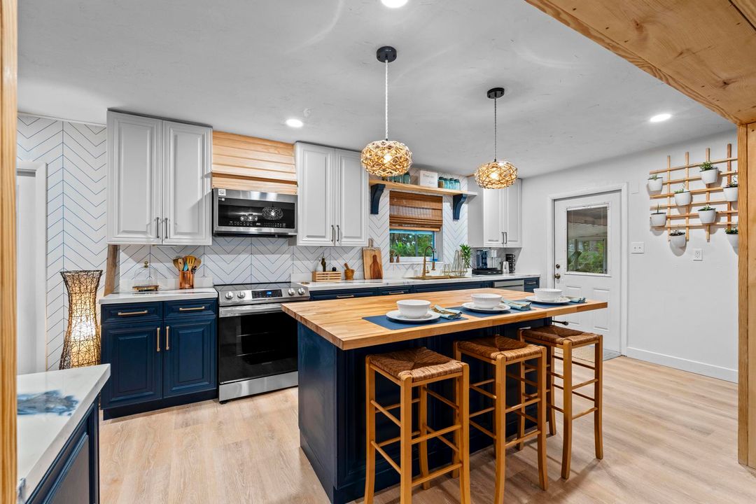 En Venta: $785,000 (3 camas, 3 baños, 1648 Pies cuadrados)