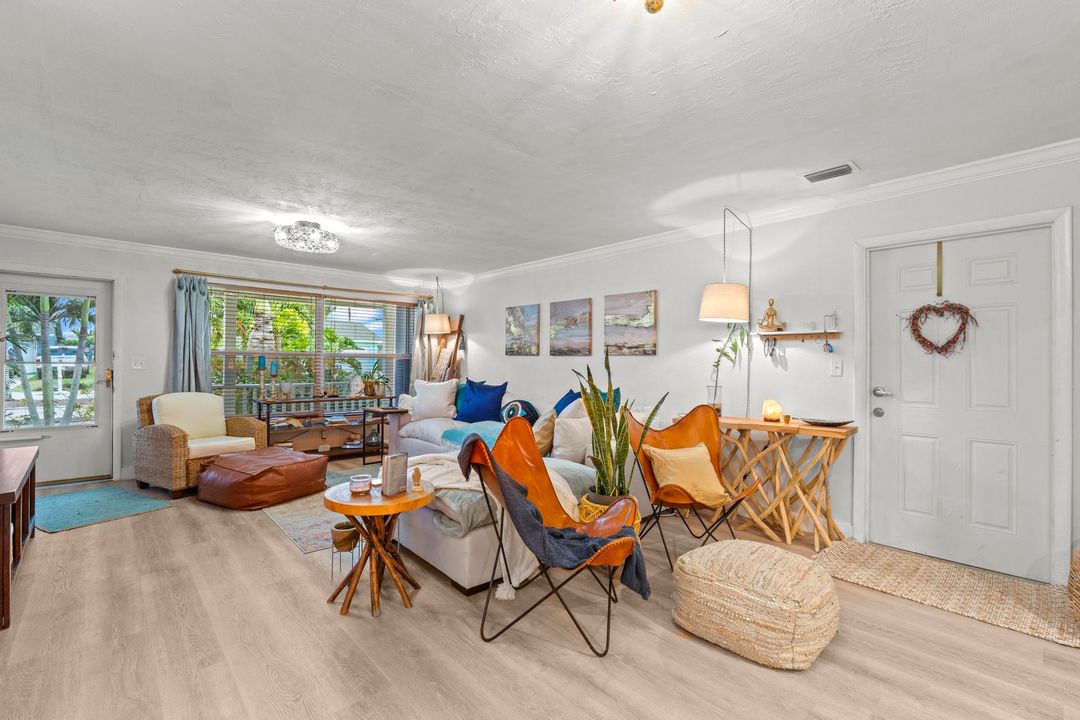 En Venta: $785,000 (3 camas, 3 baños, 1648 Pies cuadrados)