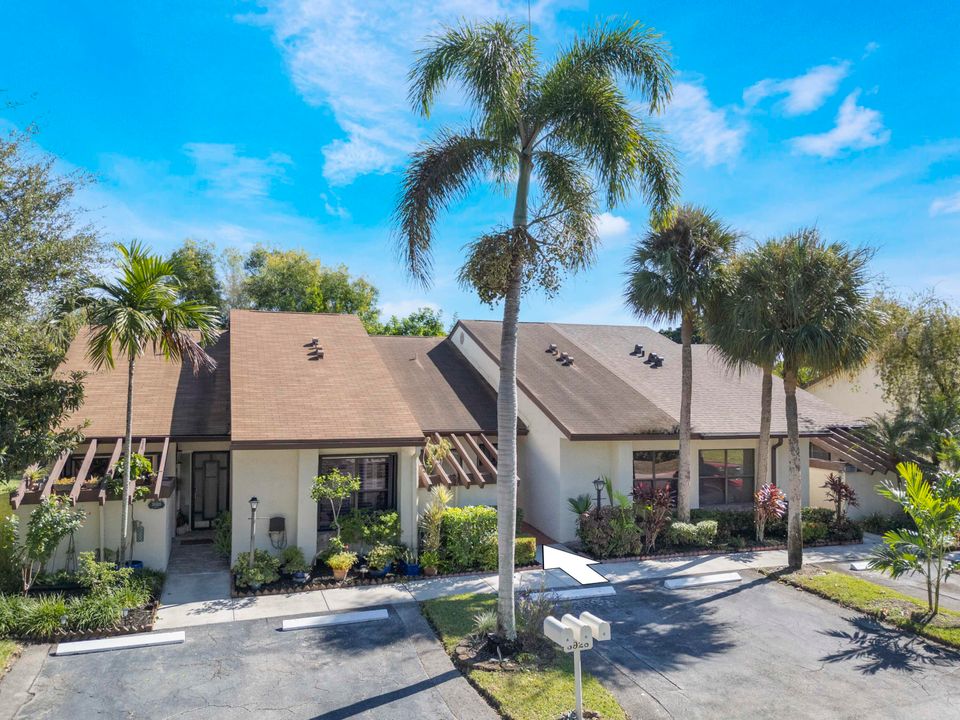 出租: $2,500 (2 贝兹, 2 浴室, 1123 平方英尺)