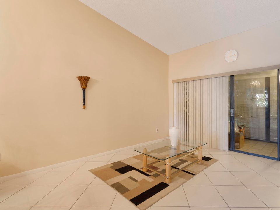 出租: $2,500 (2 贝兹, 2 浴室, 1123 平方英尺)