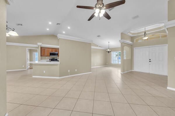 For Rent: $3,000 (4 beds, 3 baths, 2371 Square Feet)