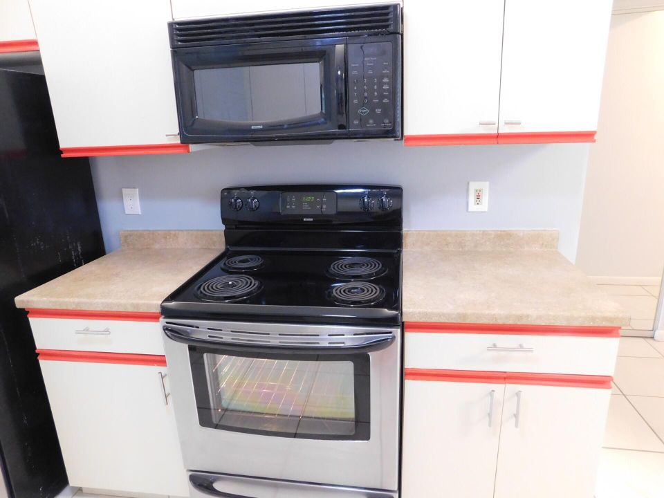 待售: $116,500 (2 贝兹, 2 浴室, 1400 平方英尺)