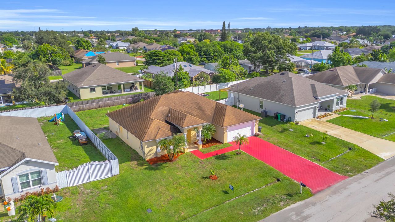 For Rent: $3,000 (4 beds, 3 baths, 2371 Square Feet)