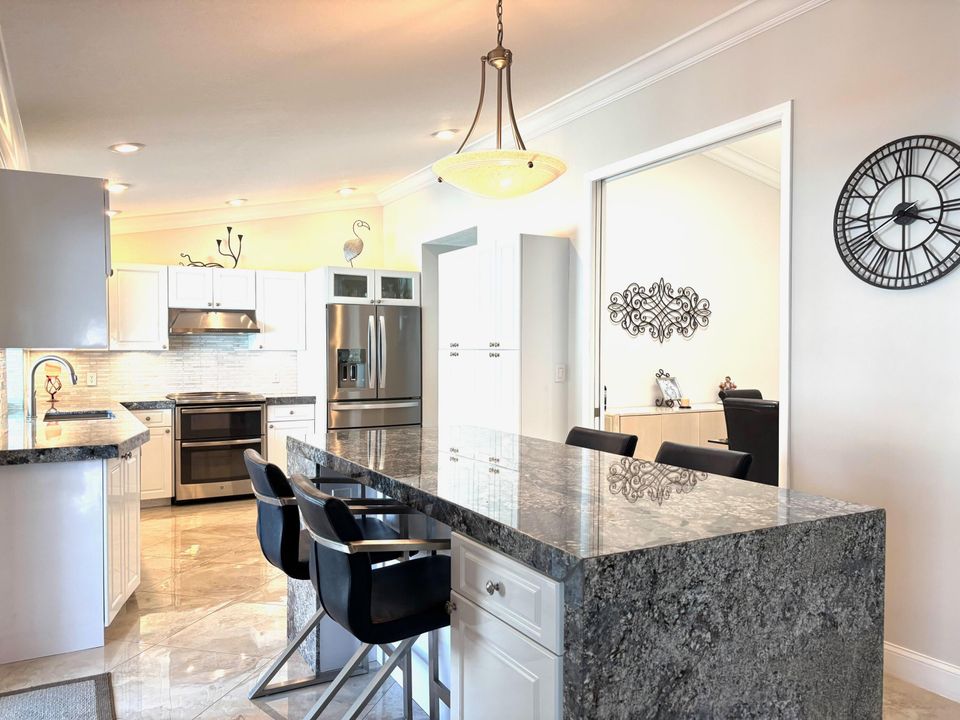 For Rent: $7,000 (4 beds, 2 baths, 2081 Square Feet)