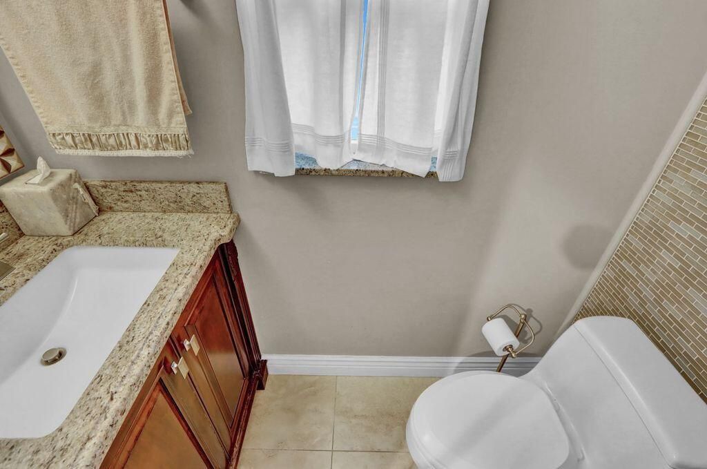 For Rent: $7,000 (4 beds, 2 baths, 2081 Square Feet)