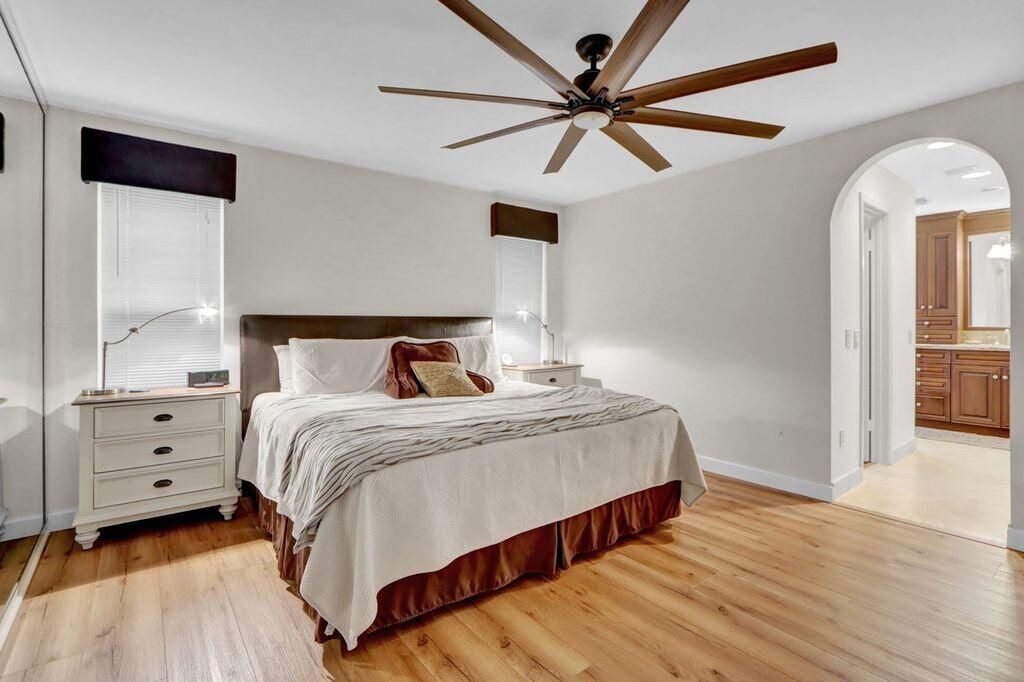 For Rent: $7,000 (4 beds, 2 baths, 2081 Square Feet)