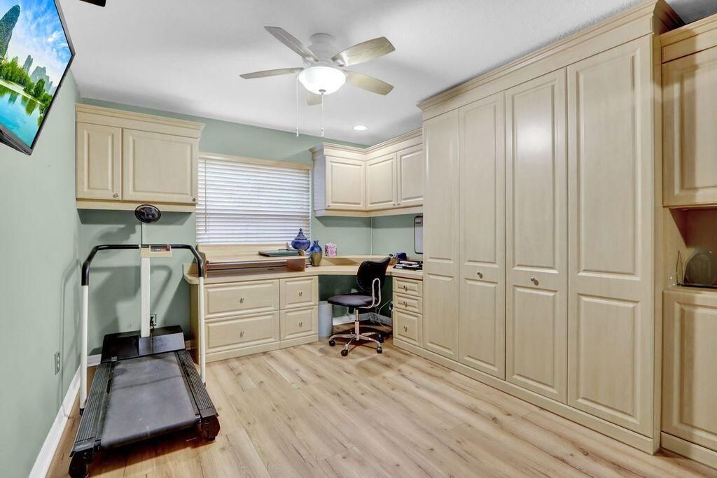 For Rent: $7,000 (4 beds, 2 baths, 2081 Square Feet)