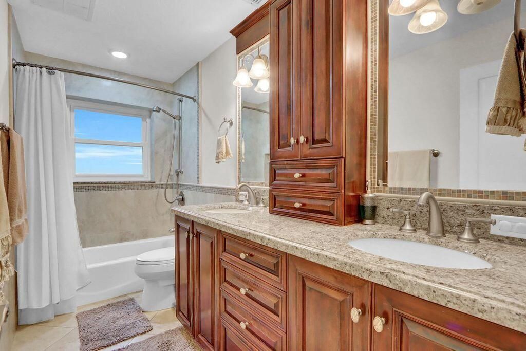 For Rent: $7,000 (4 beds, 2 baths, 2081 Square Feet)