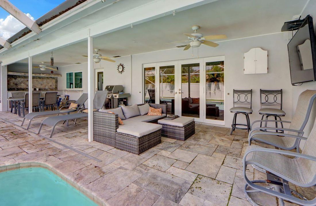 For Rent: $7,000 (4 beds, 2 baths, 2081 Square Feet)