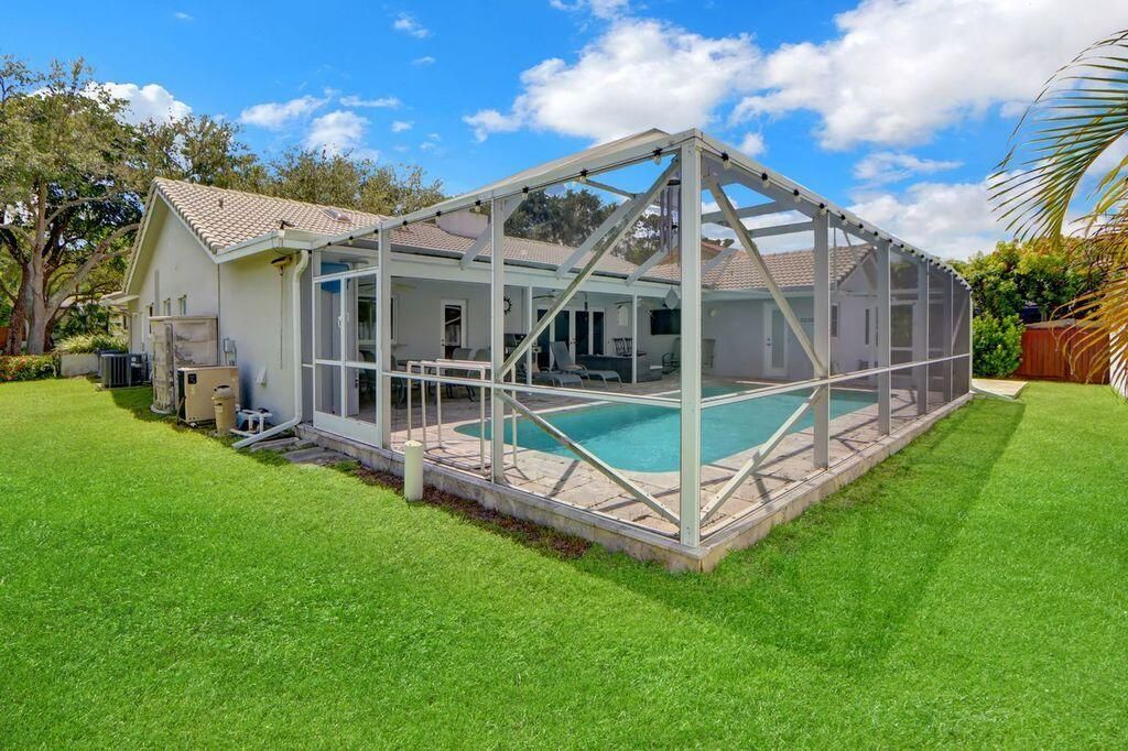 For Rent: $7,000 (4 beds, 2 baths, 2081 Square Feet)