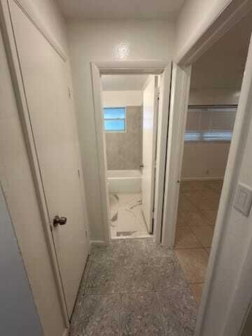 For Rent: $1,900 (2 beds, 1 baths, 935 Square Feet)