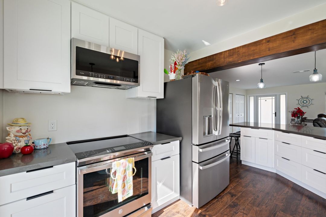 For Sale: $705,000 (4 beds, 2 baths, 1976 Square Feet)