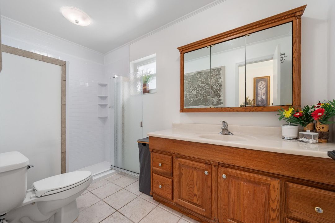 For Sale: $705,000 (4 beds, 2 baths, 1976 Square Feet)