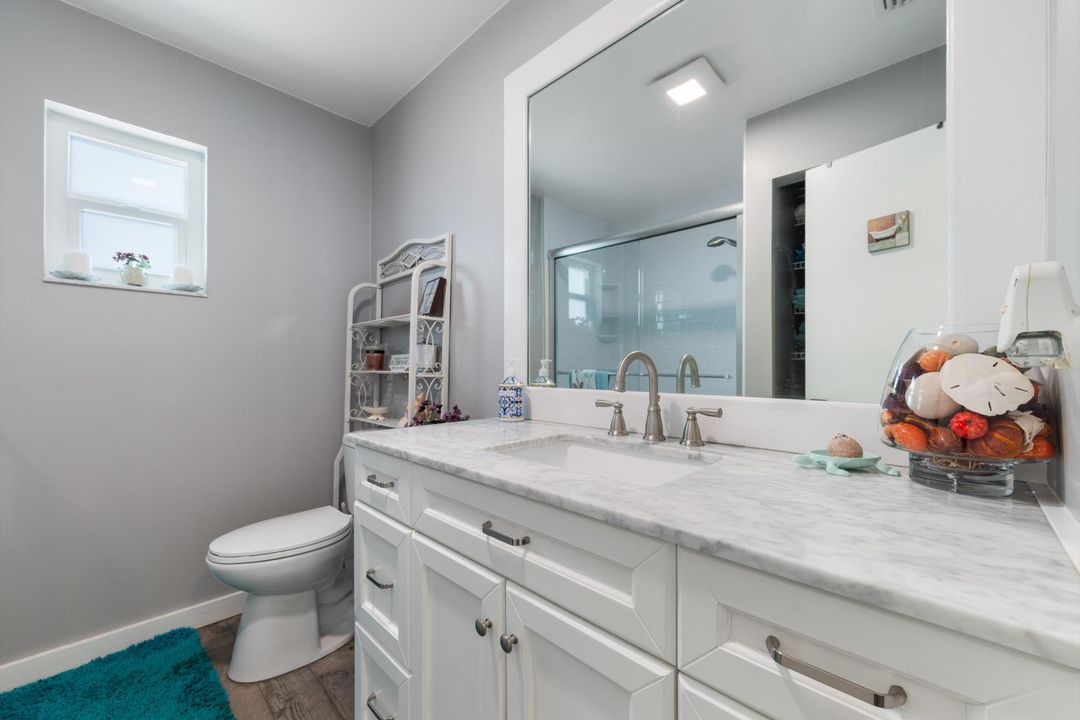 For Sale: $705,000 (4 beds, 2 baths, 1976 Square Feet)