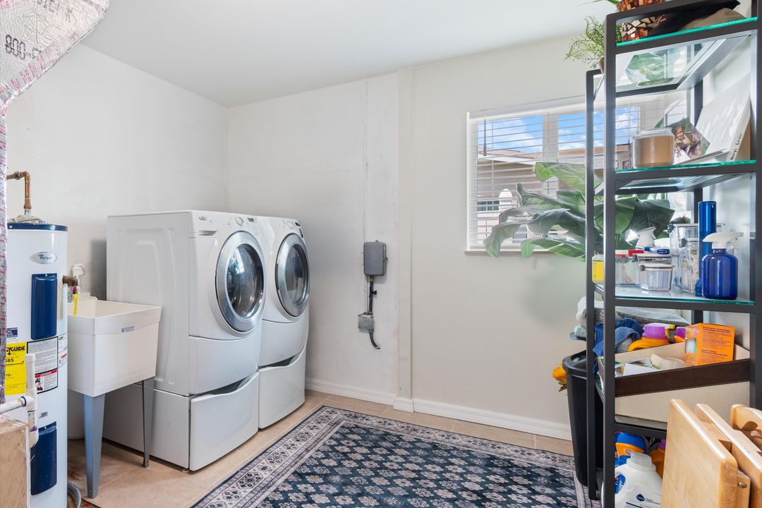 For Sale: $705,000 (4 beds, 2 baths, 1976 Square Feet)