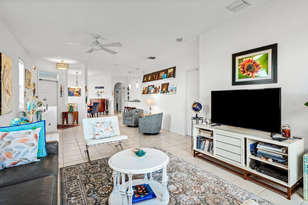 En Venta: $425,000 (3 camas, 2 baños, 1580 Pies cuadrados)