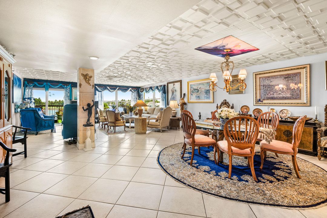 For Sale: $999,000 (3 beds, 2 baths, 1978 Square Feet)