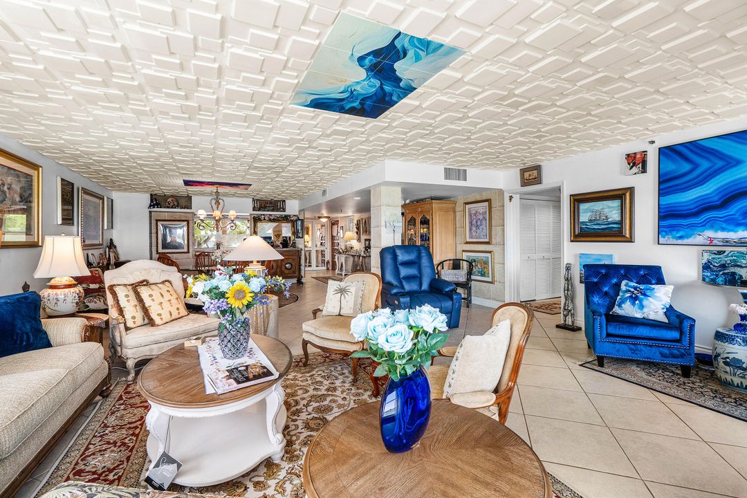 For Sale: $999,000 (3 beds, 2 baths, 1978 Square Feet)