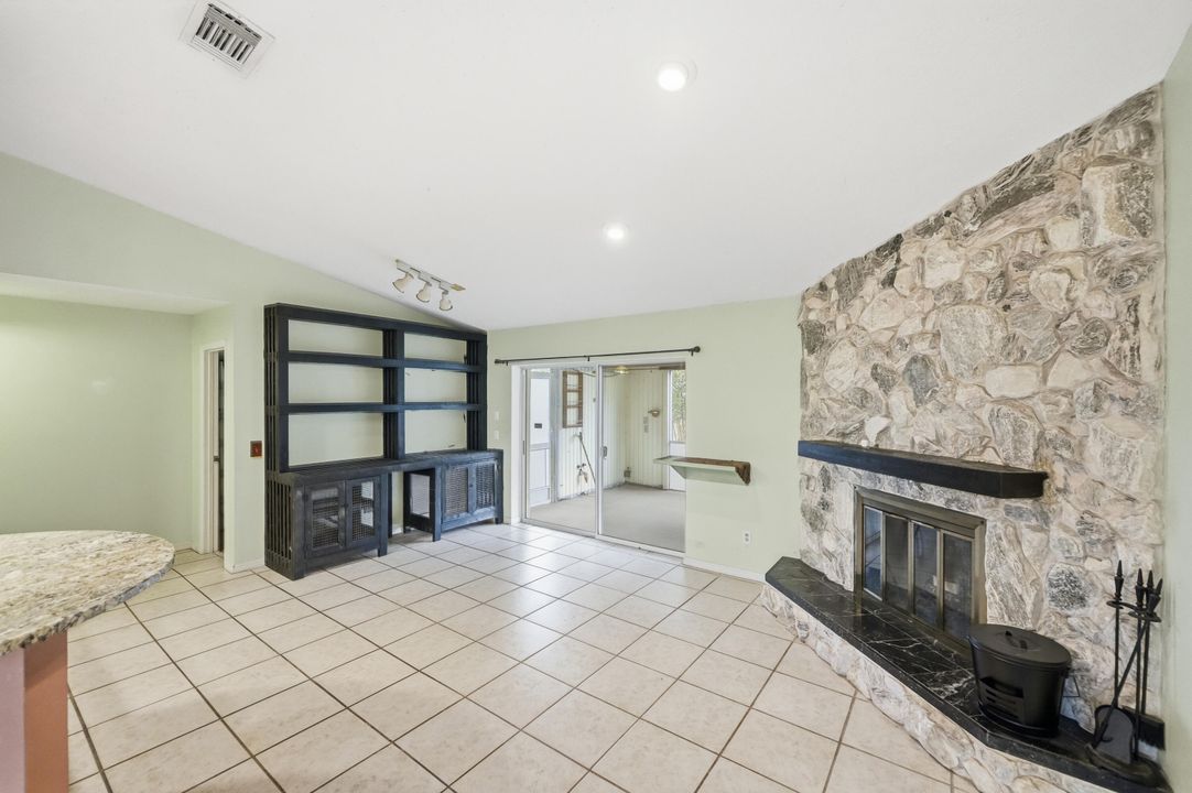 На продажу: $350,000 (2 спален, 2 ванн, 1770 Квадратных фут)