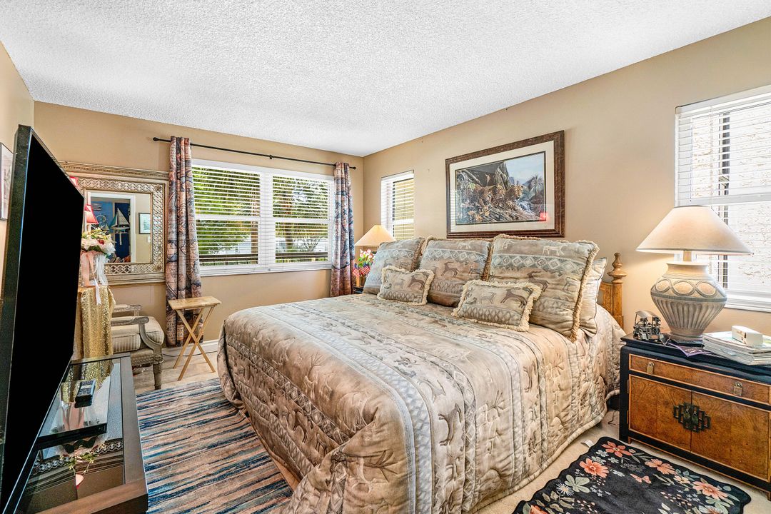 For Sale: $999,000 (3 beds, 2 baths, 1978 Square Feet)