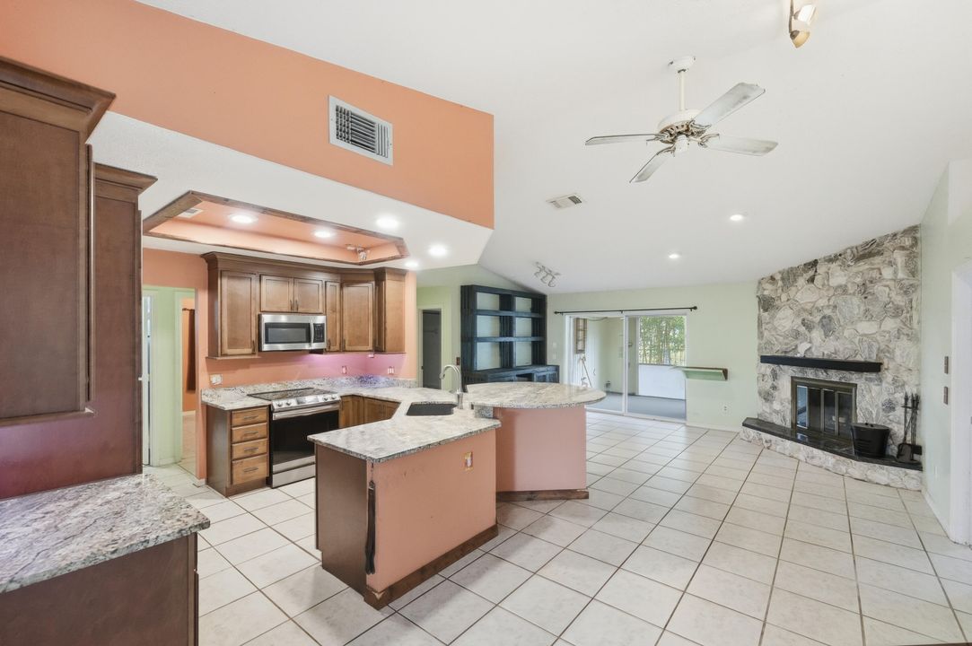 На продажу: $350,000 (2 спален, 2 ванн, 1770 Квадратных фут)