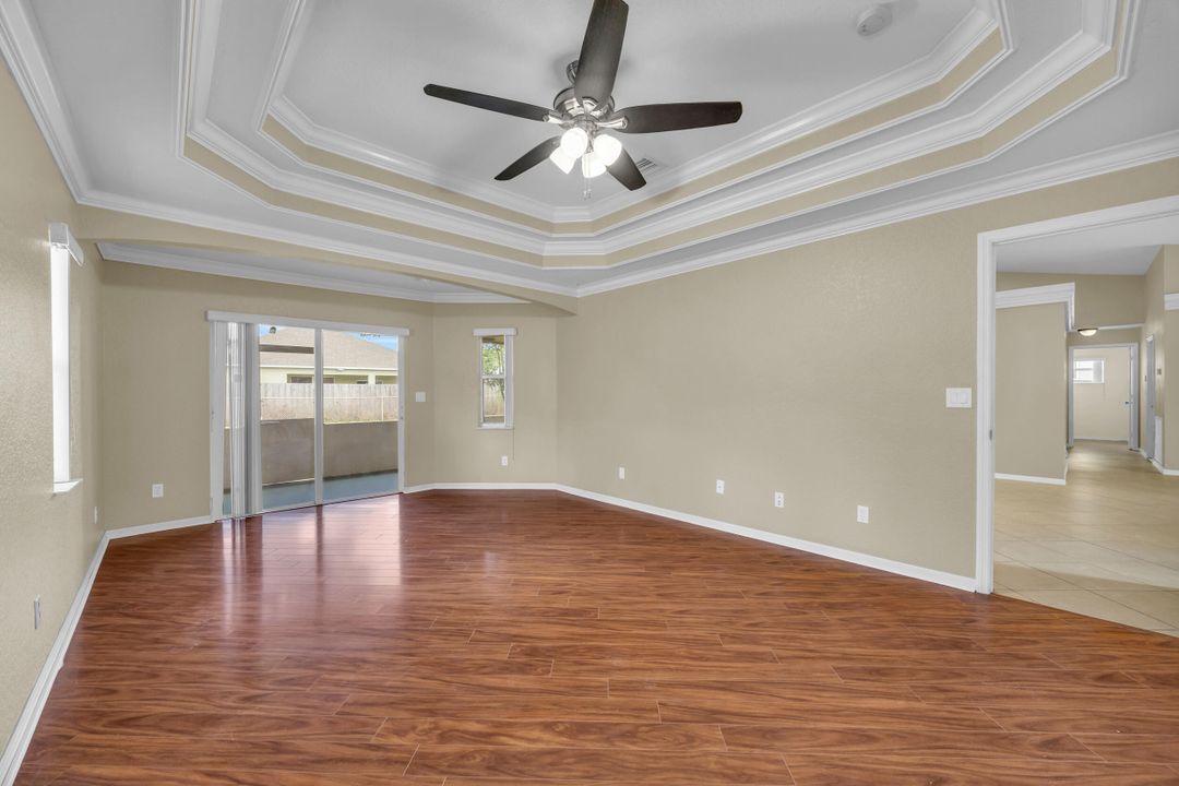 For Rent: $3,000 (4 beds, 3 baths, 2371 Square Feet)