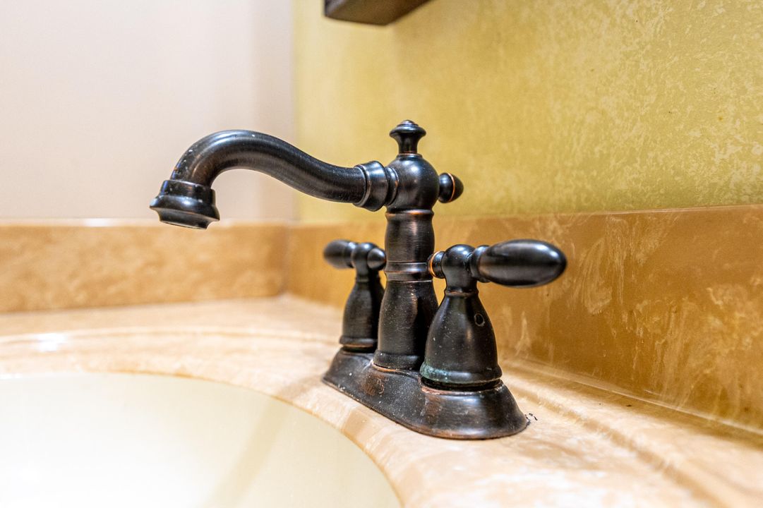 На продажу: $350,000 (2 спален, 2 ванн, 1770 Квадратных фут)