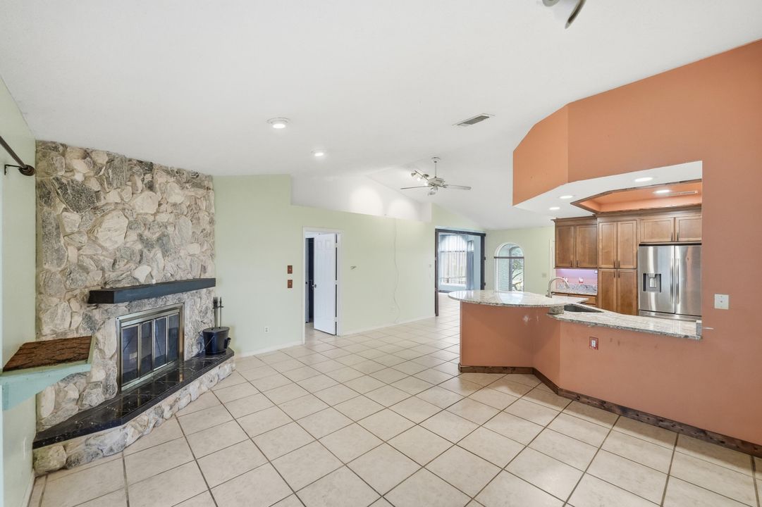 На продажу: $350,000 (2 спален, 2 ванн, 1770 Квадратных фут)