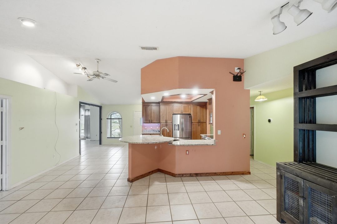 На продажу: $350,000 (2 спален, 2 ванн, 1770 Квадратных фут)