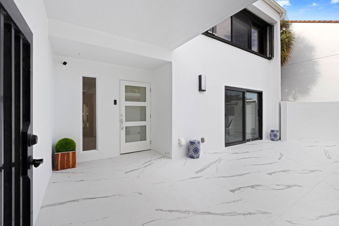 For Sale: $989,000 (3 beds, 3 baths, 2519 Square Feet)